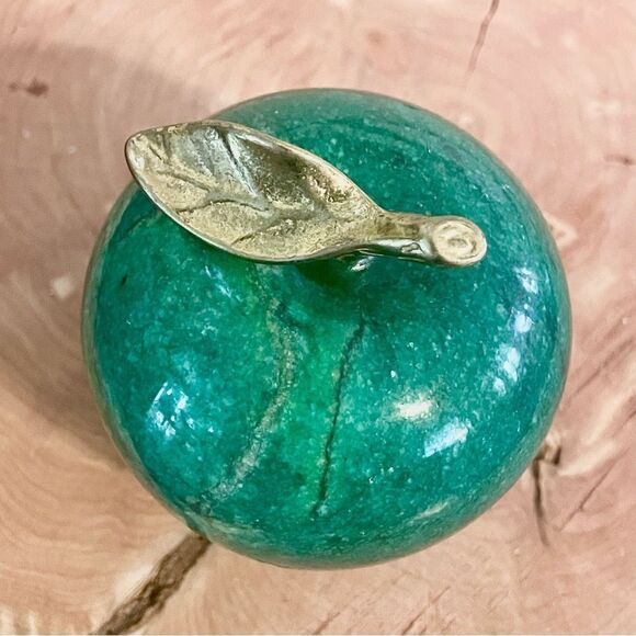 Artisan Alabaster Green Apple Paperweight w/Green Leaf Stem Vintage 80s Decor - Picture 3 of 4